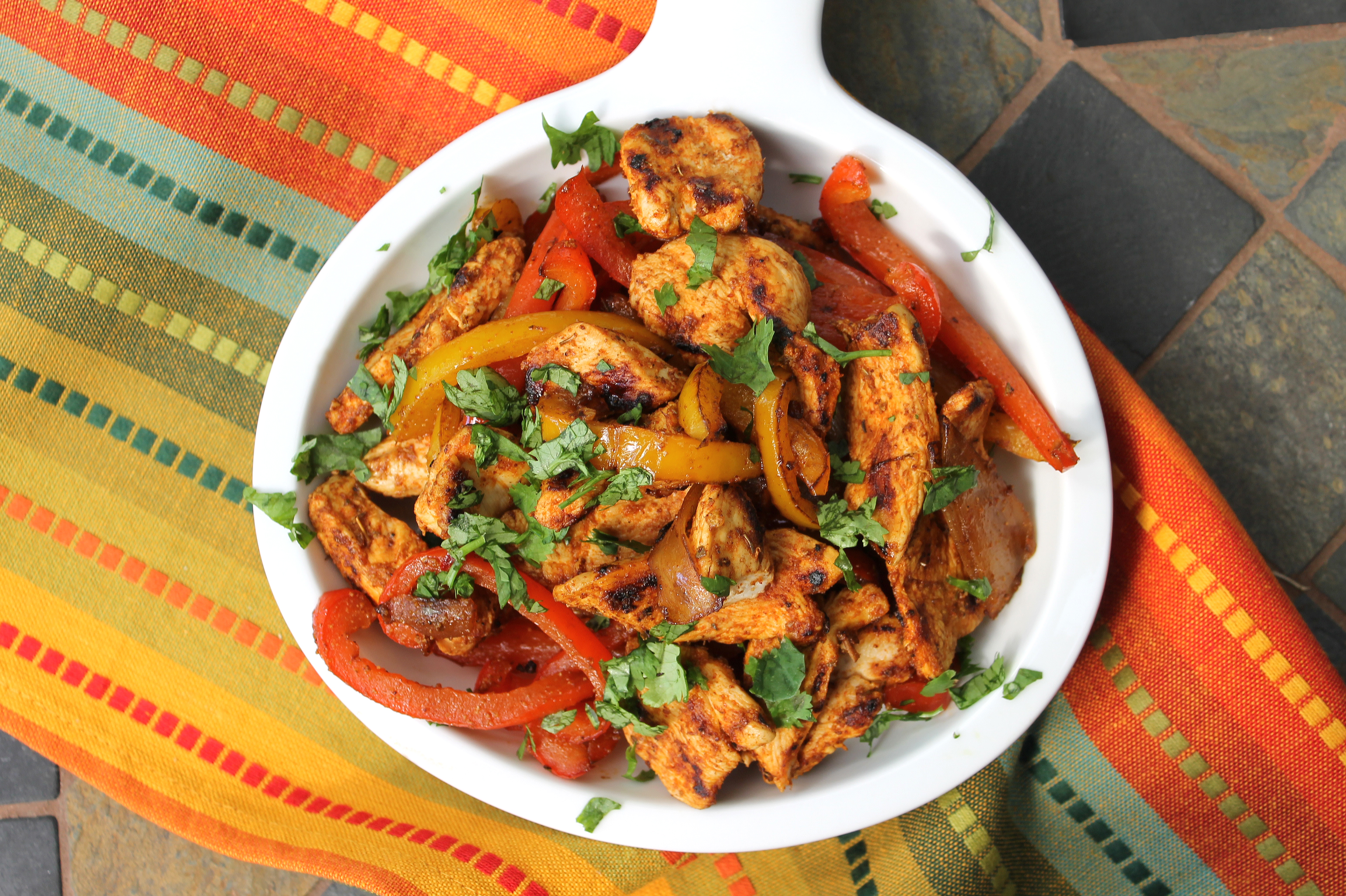 Healthy chicken fajitas and peppers