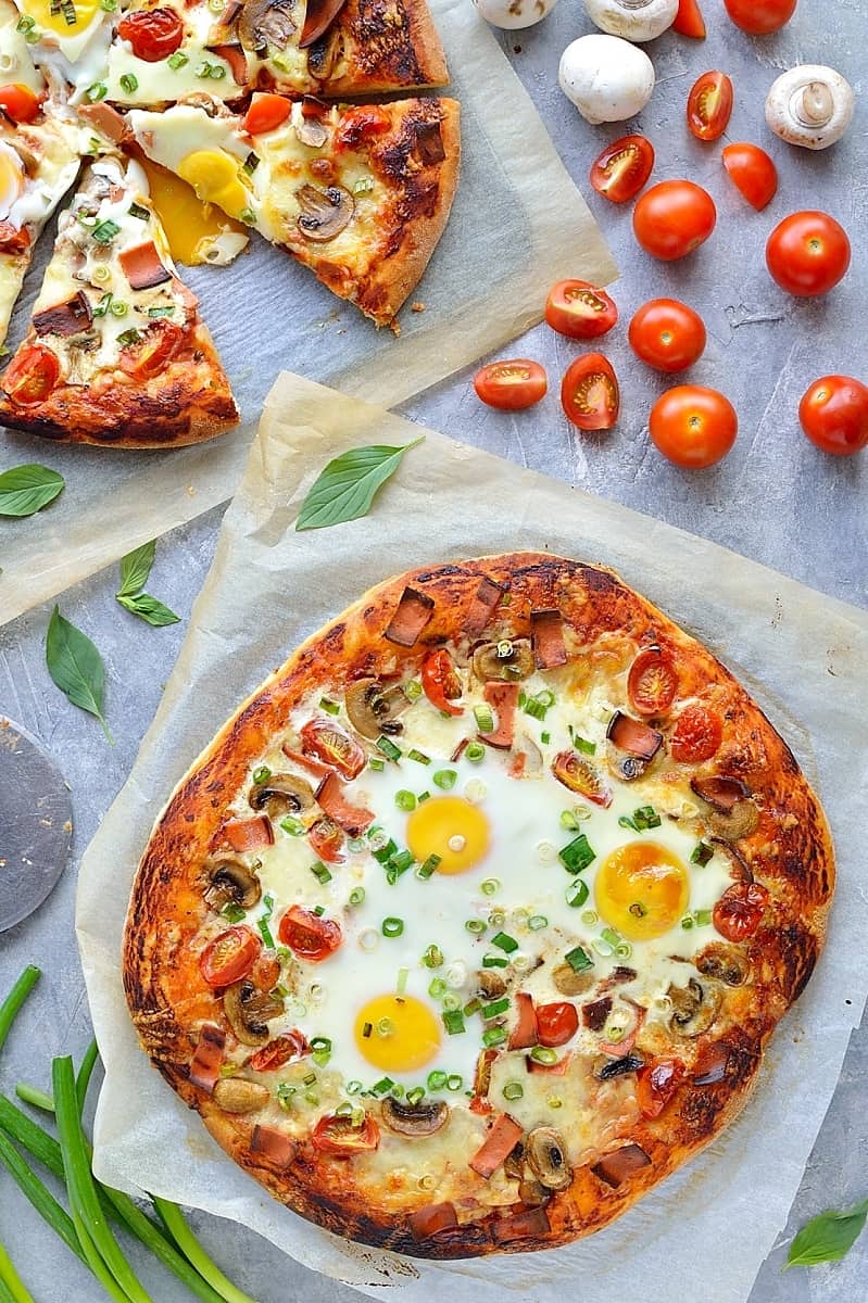Breakfast pizza - enjoy pizza any time of day with this awesome breakfast pizza recipe!