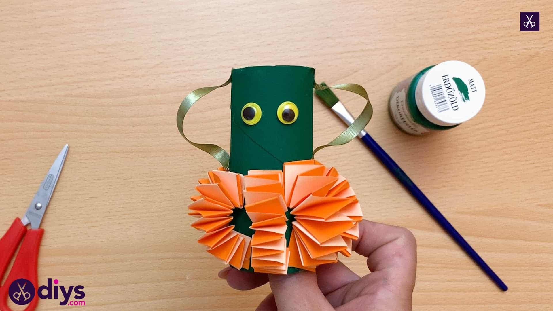 Halloween crafts with toilet paper roll 