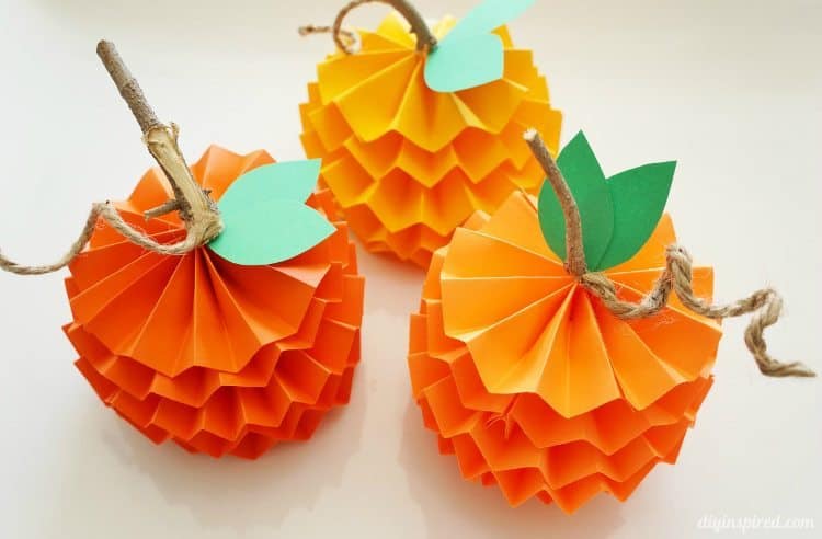 Paper Pumpkins - Easy Thanksgiving Craft for Kids