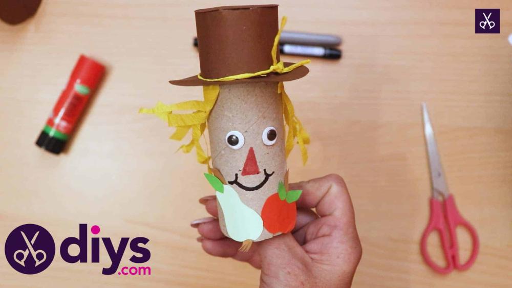 Scarecrow – Toilet Paper Roll Halloween Crafts 