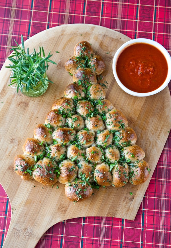 Christmas Tree Pull-Apart Bread - Christmas Party Appetizer