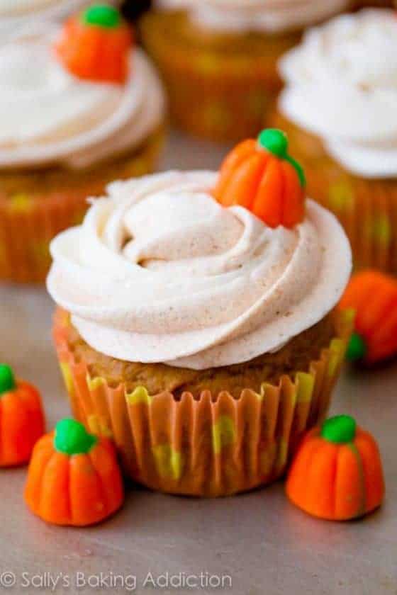 Cinnamon swirl pumpkin cupcakes