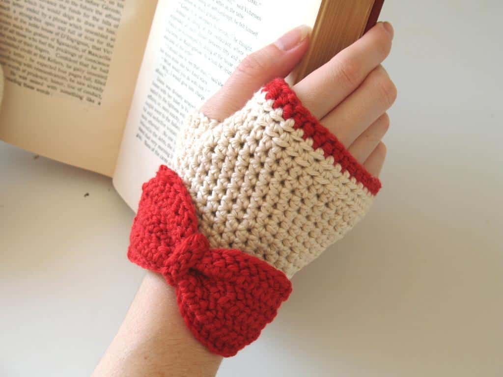 Ivory and red gloves with bows