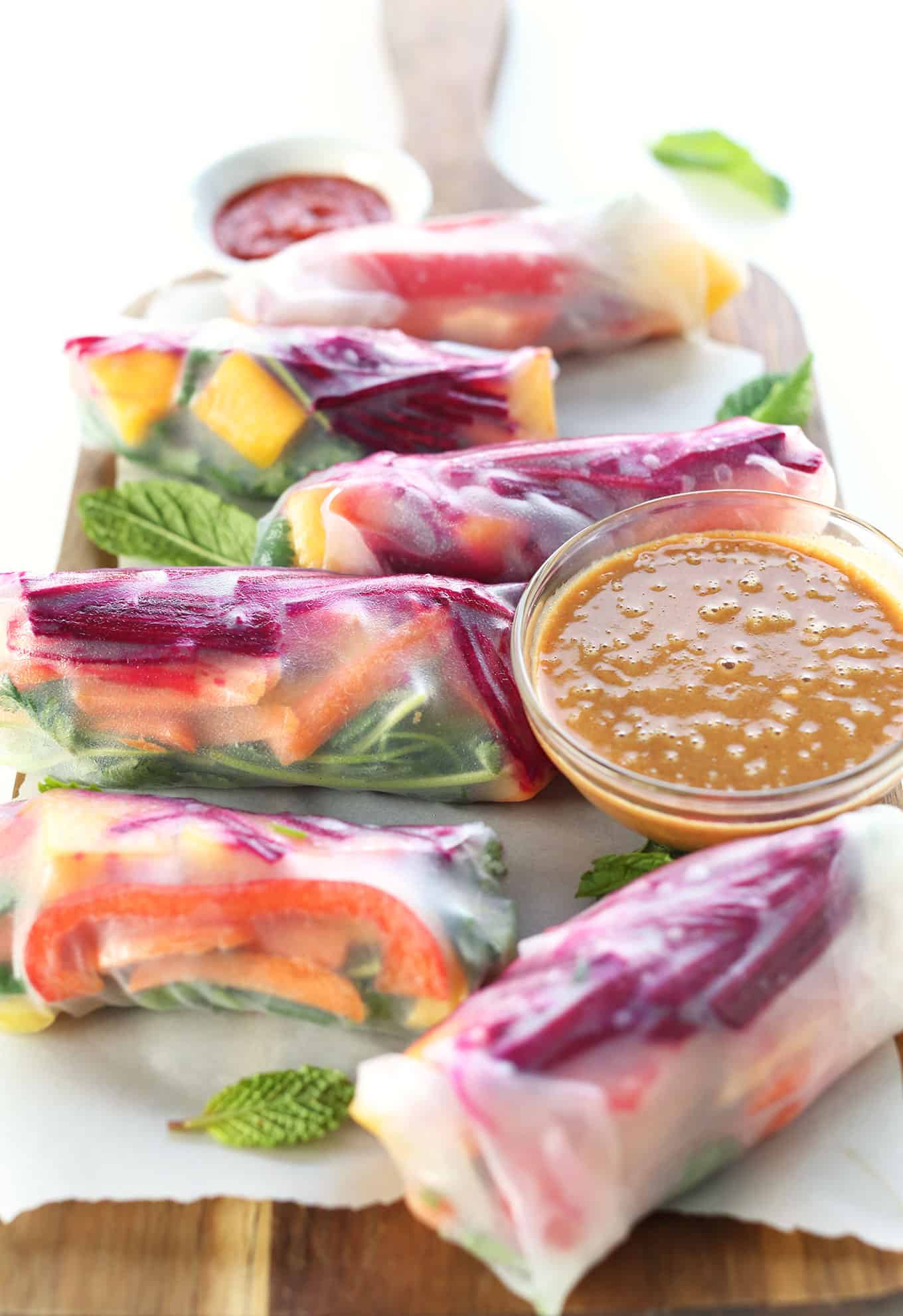 Rainbow veggie salad rolls