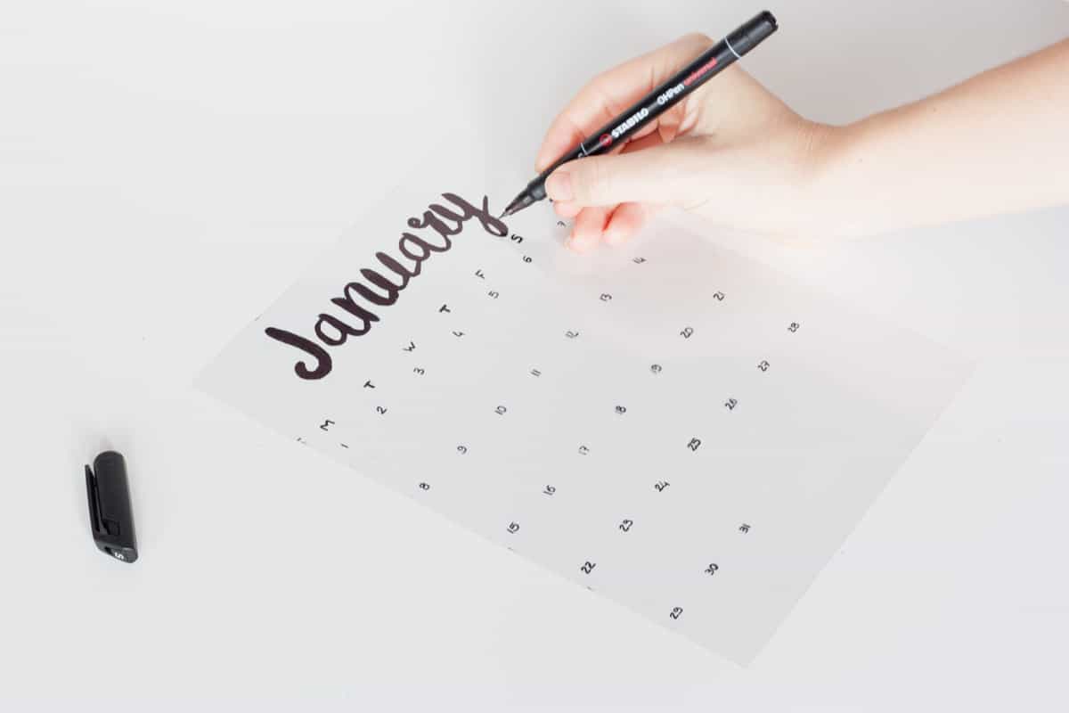 Diy frame calendar handwrite