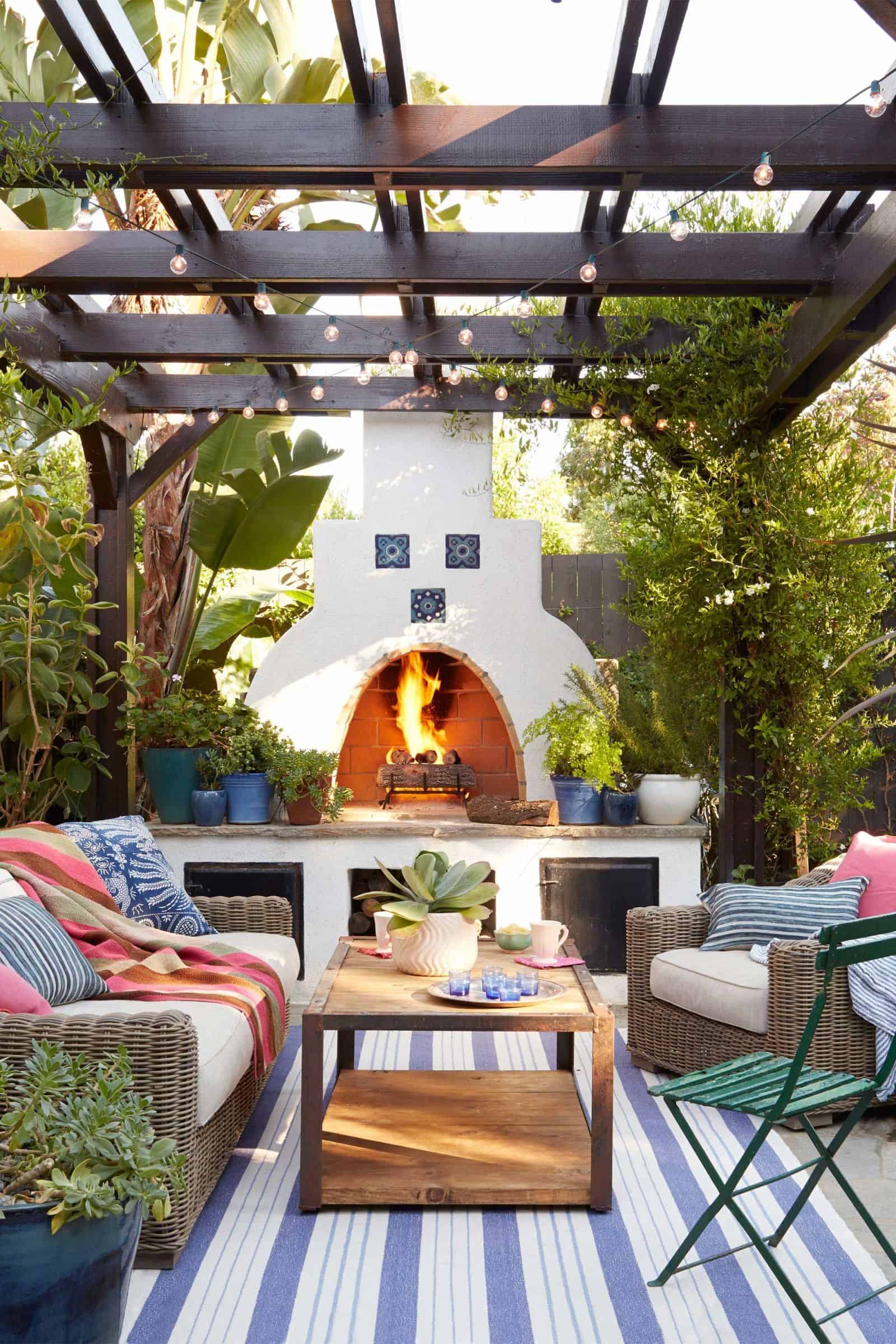 Stucco outdoor fireplace