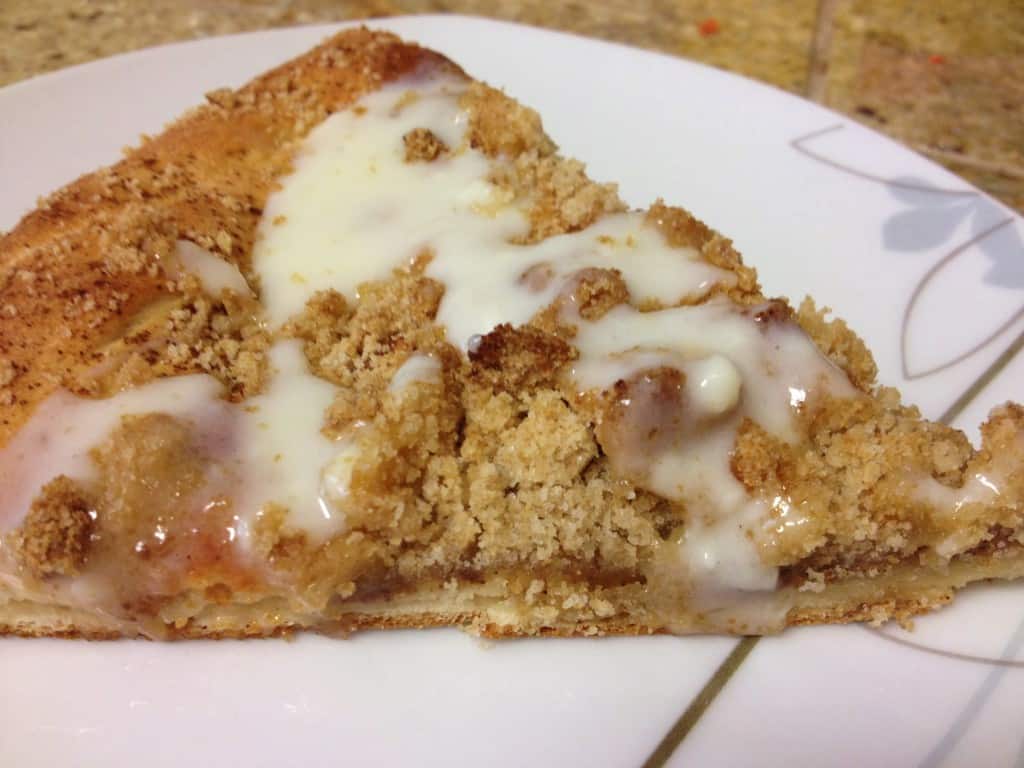 Cinnamon brown sugar streusel pizza