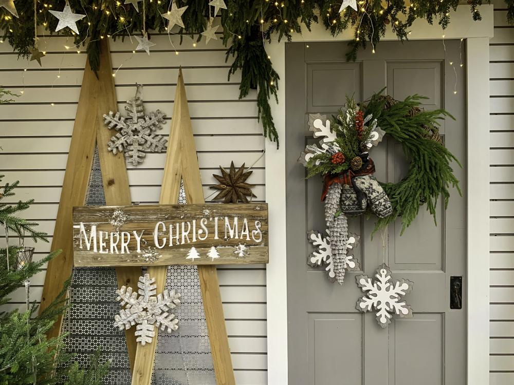 40 Door Decorations To Greet Your Guests With This Year - Decorative Front Door Hangers Diy