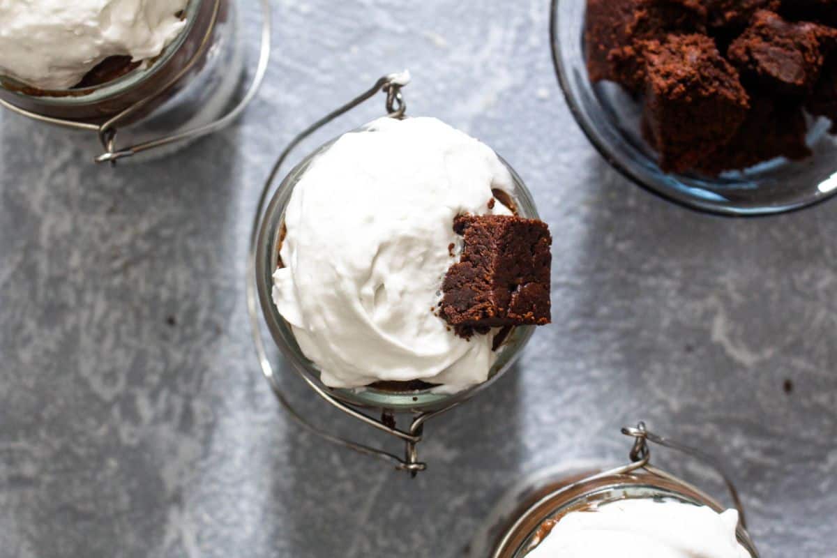 Hot chocolate trifle recipe