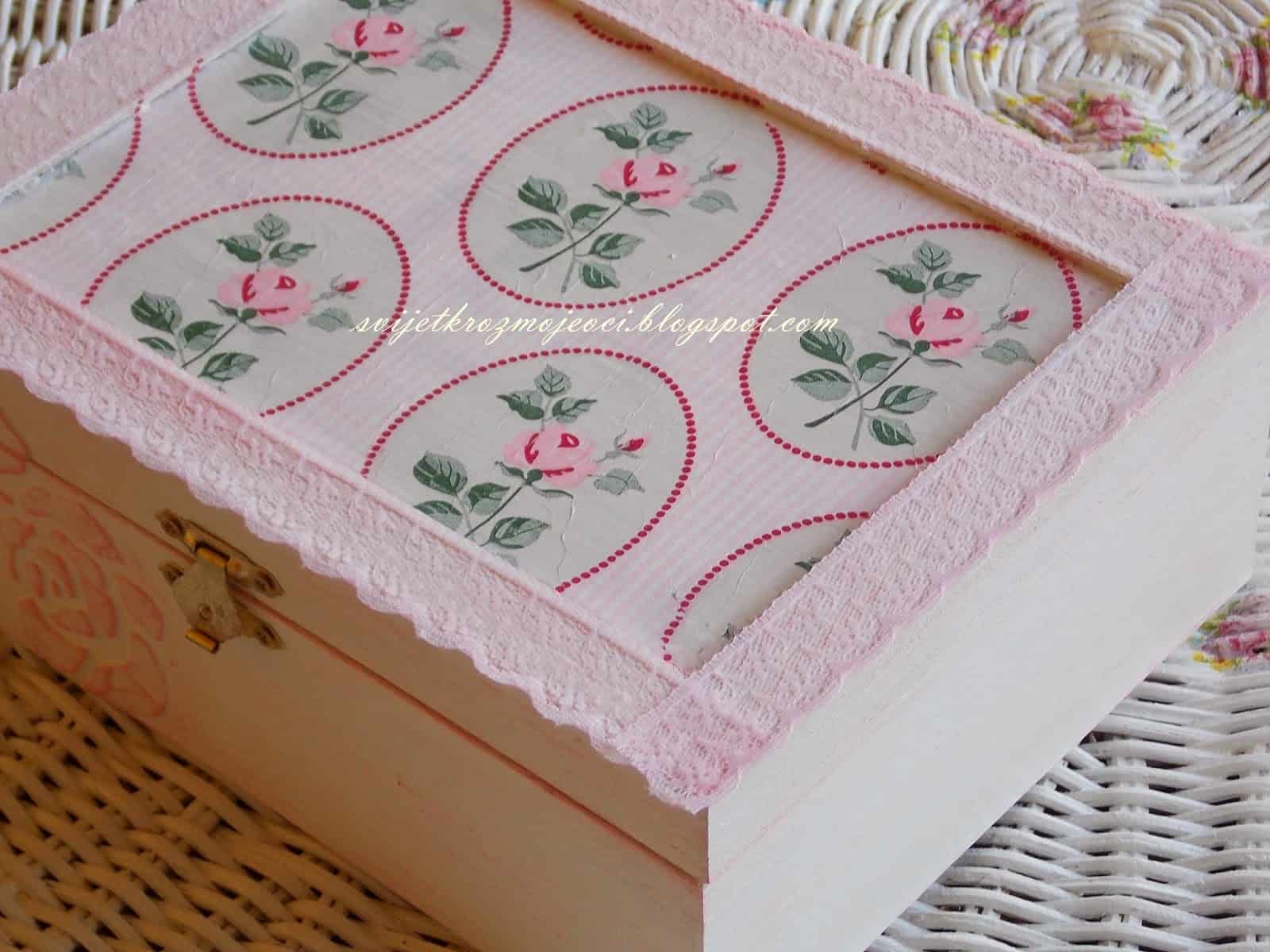 Lace and fabric jewlery box