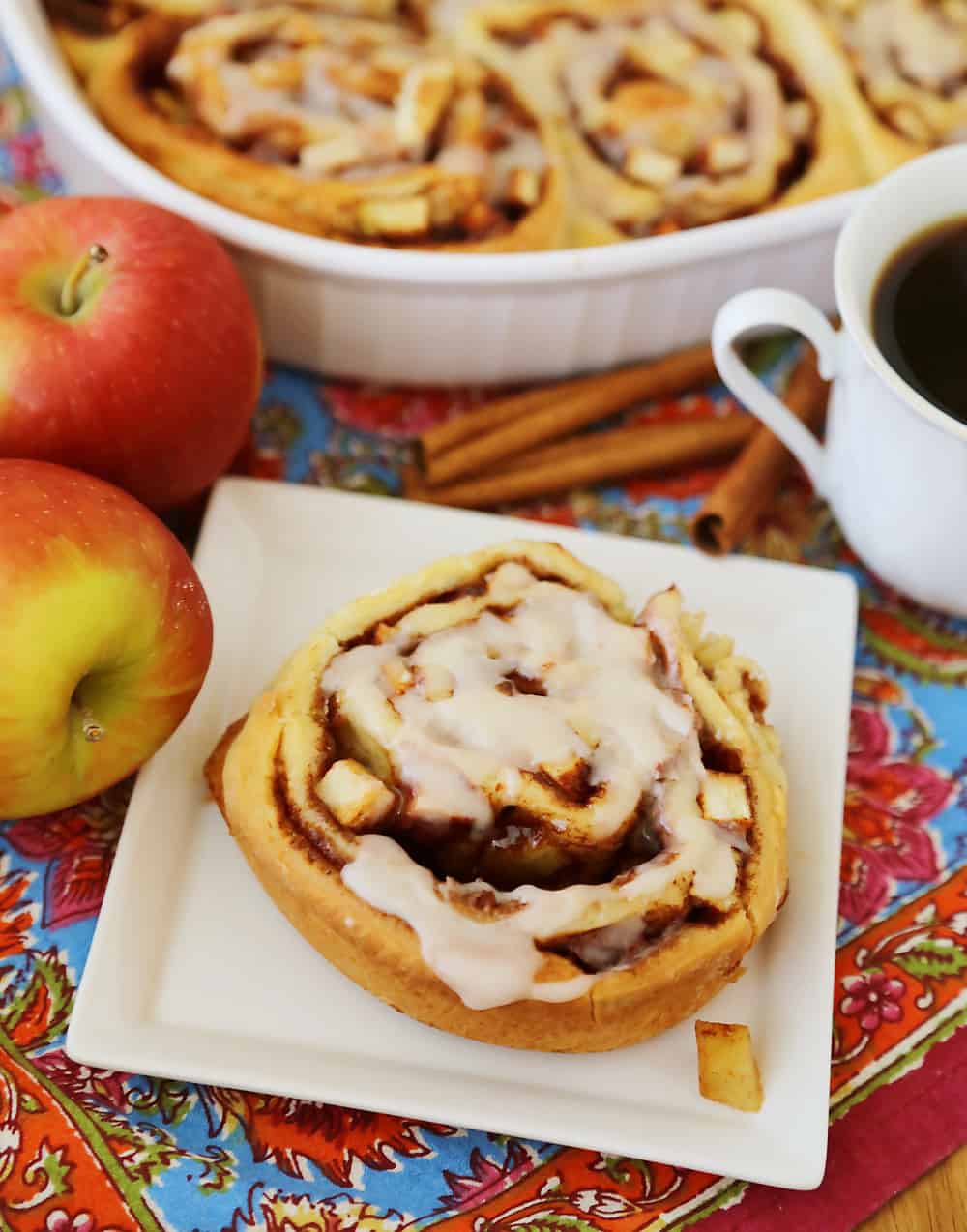 Apple pie cinnamon rolls