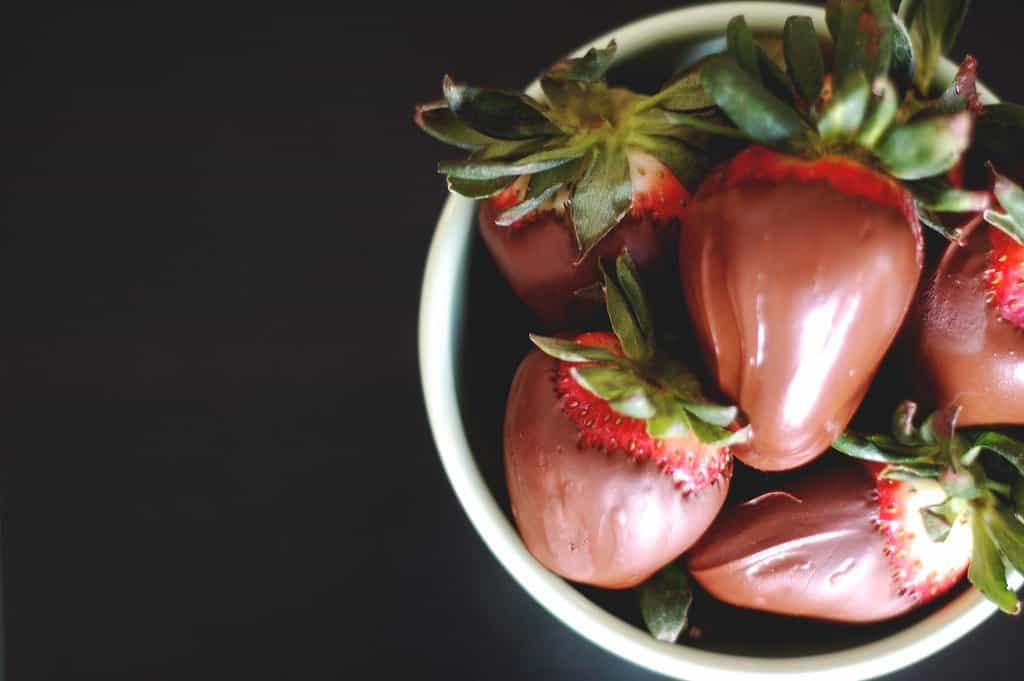 Chocolate-Covered Strawberries - Valentine's Day Edible Gift