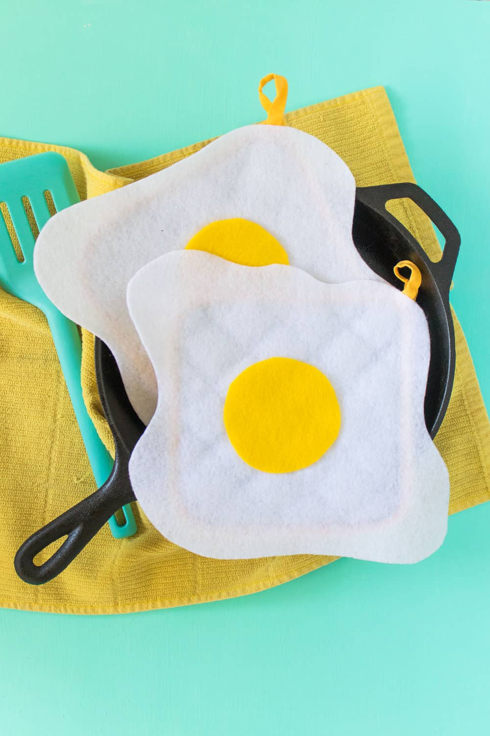 Diy fried egg oven mitts