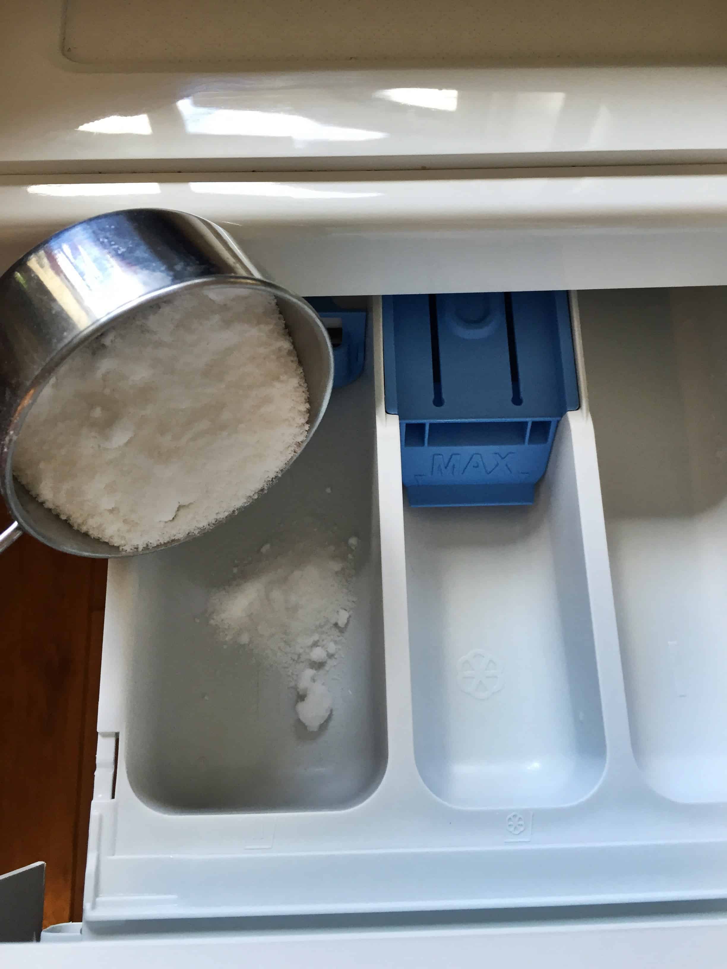 Cleaning with soda crustals and dish washing soap