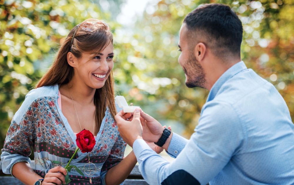 Spring engagement photo outfit