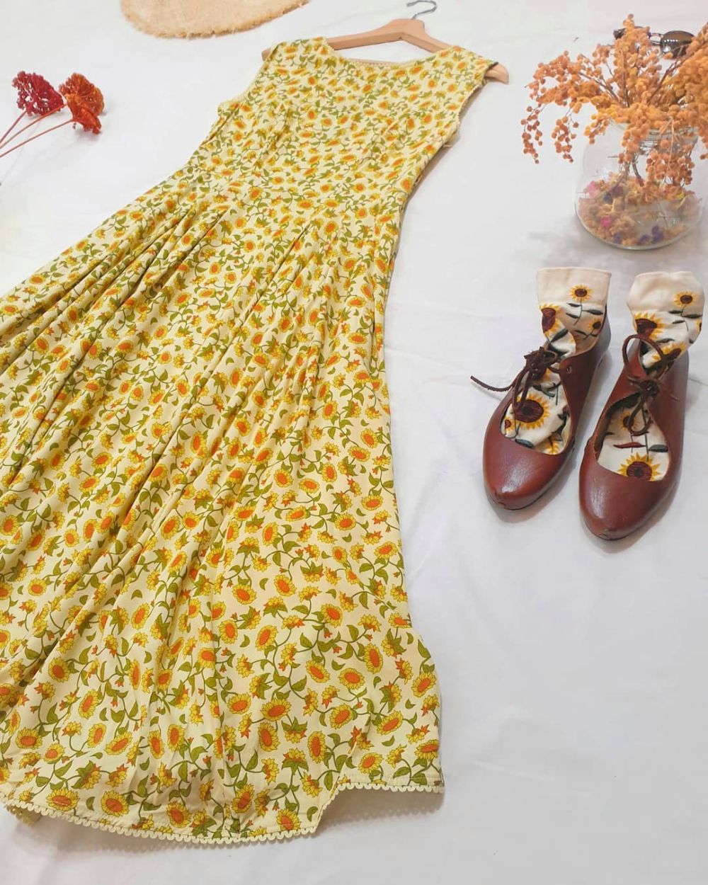 Sun flower dress - Spring Brunch Outfits