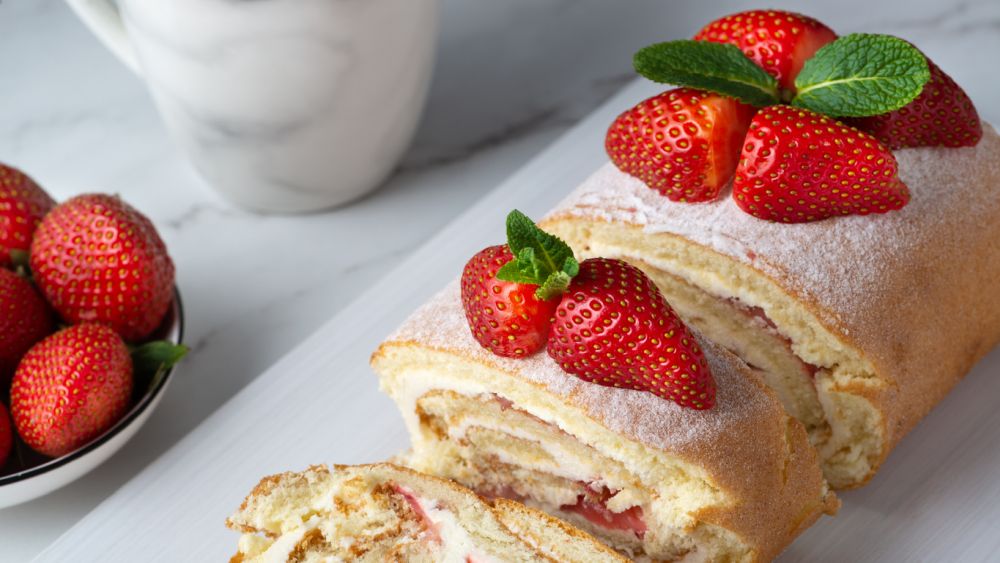 Sweet roll filled with strawberry cream
