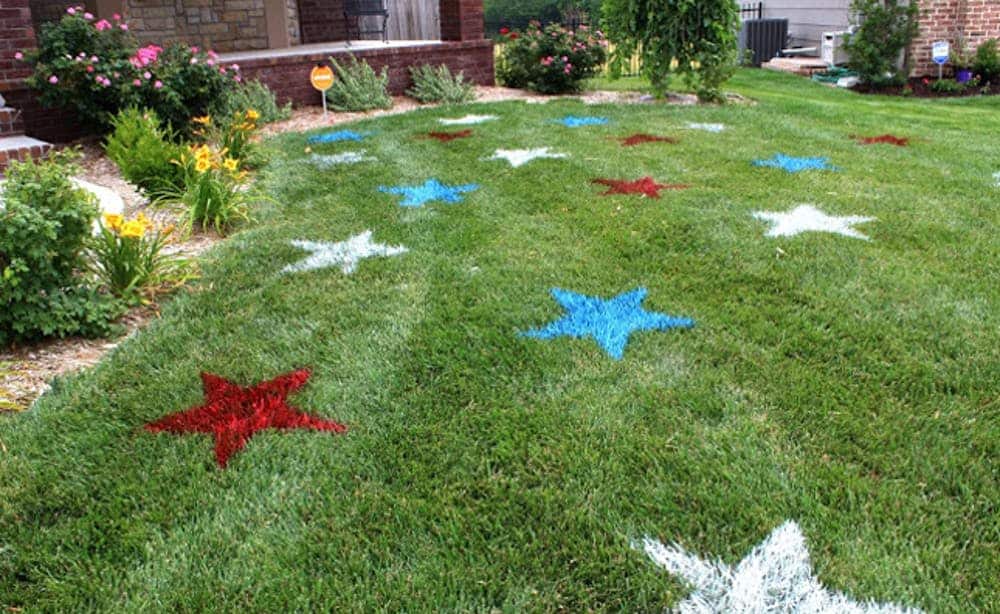 4th of july painted lawn stars