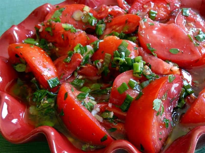 Marinated tomatoes with mint