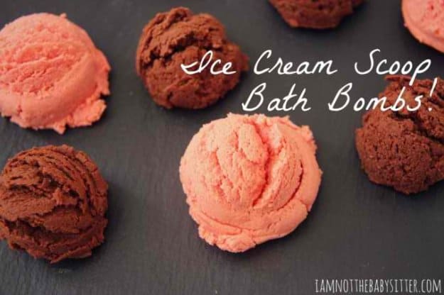 Ice cream scoop bath bombs