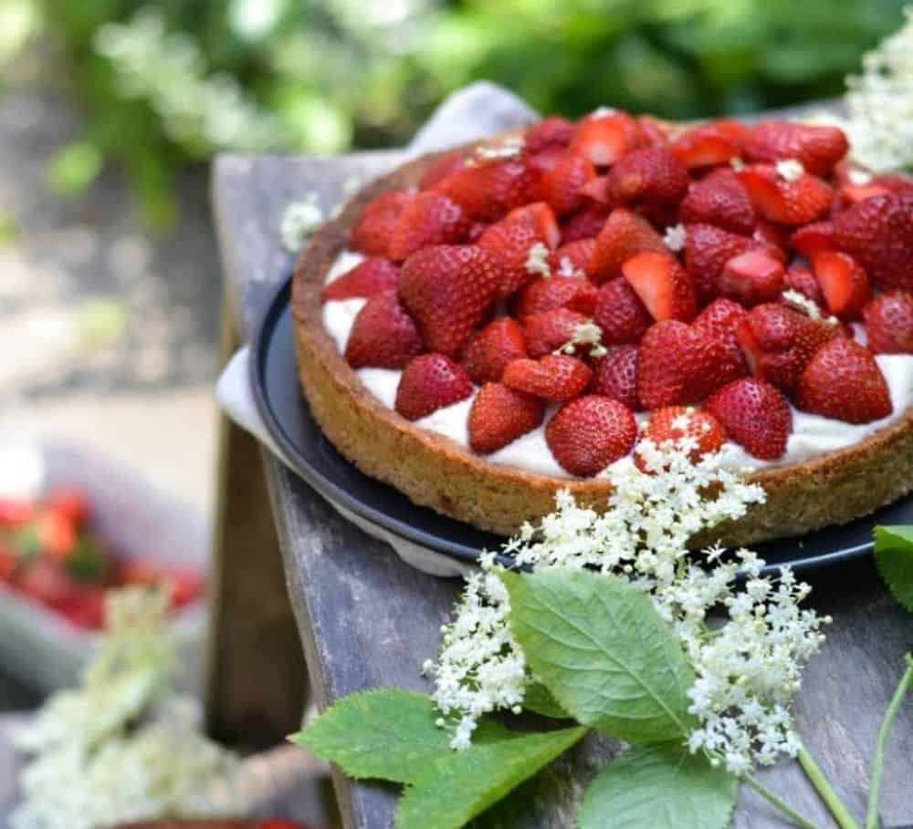 Summer strawberry pie