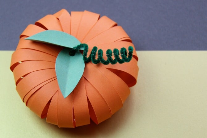 3d rounded paper pumpkin