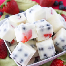 Frozen yogurt berry bites