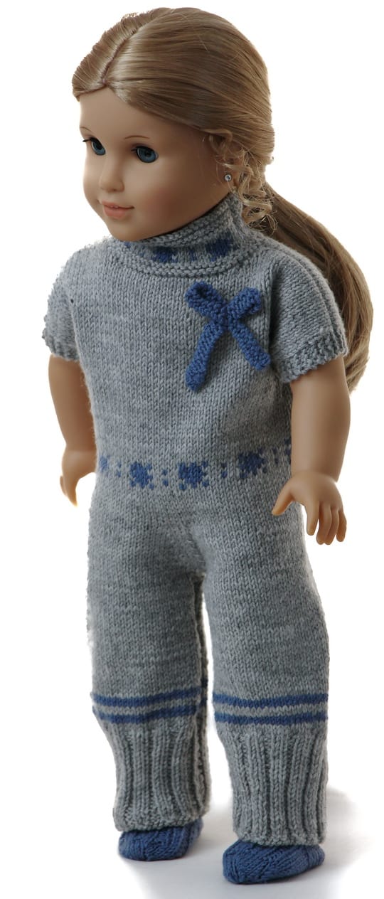 Knitted doll's lounge suit