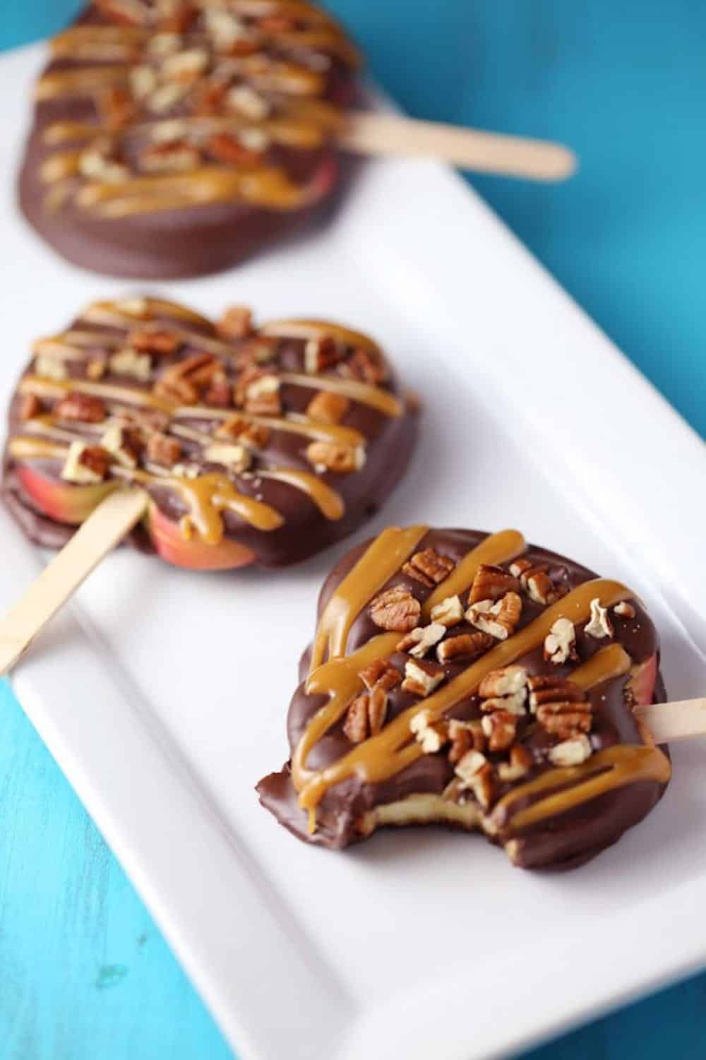 Thanksgiving Chocolate Turtle Apple Slices