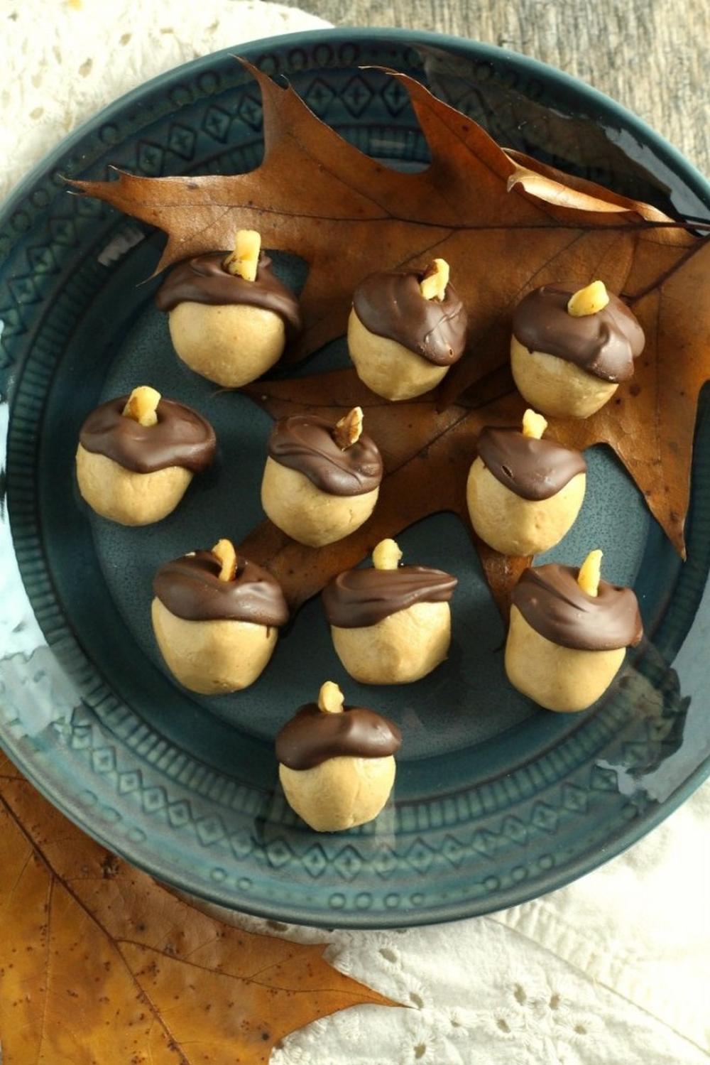 Chocolate peanut butter acorns chocolate thanksgiving desserts