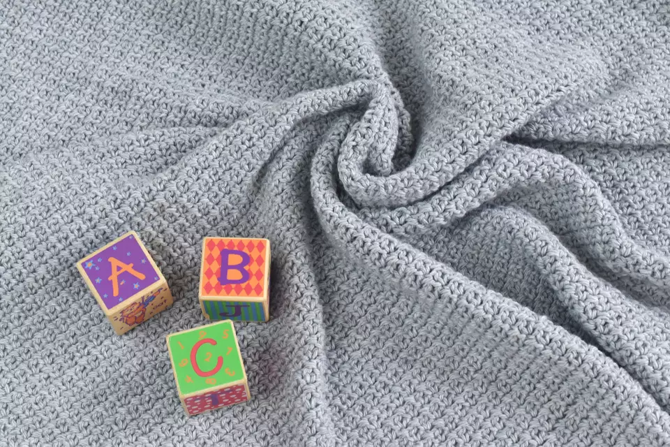 Fast, free, and easy baby blanket