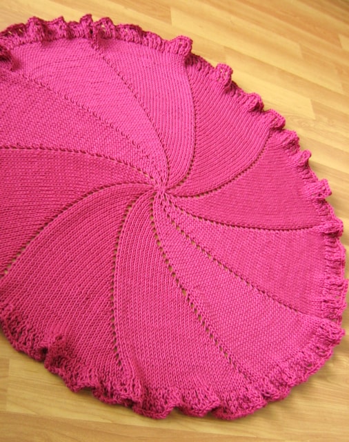 Pinwheel baby blanket
