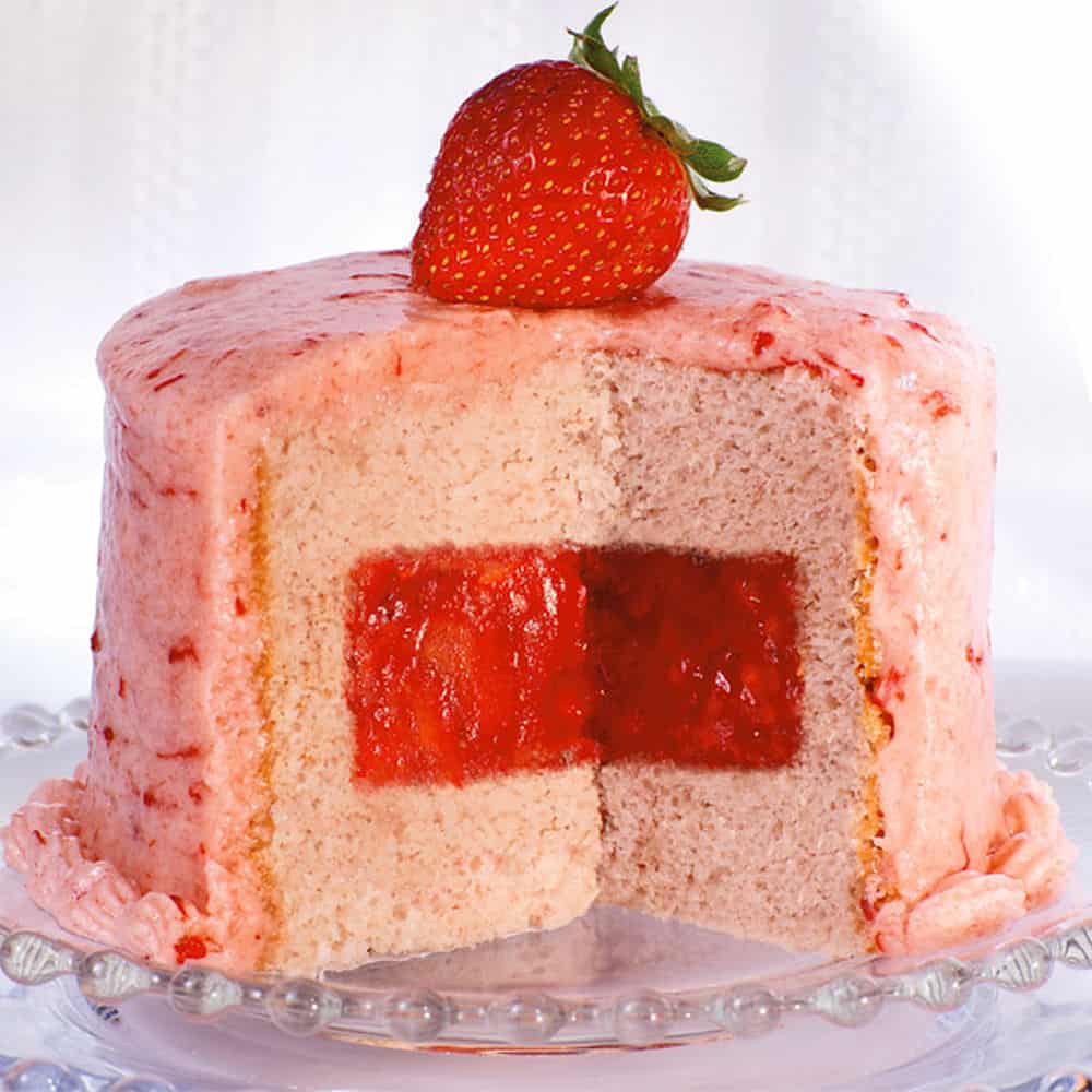Strawberry jelly layer cake filling