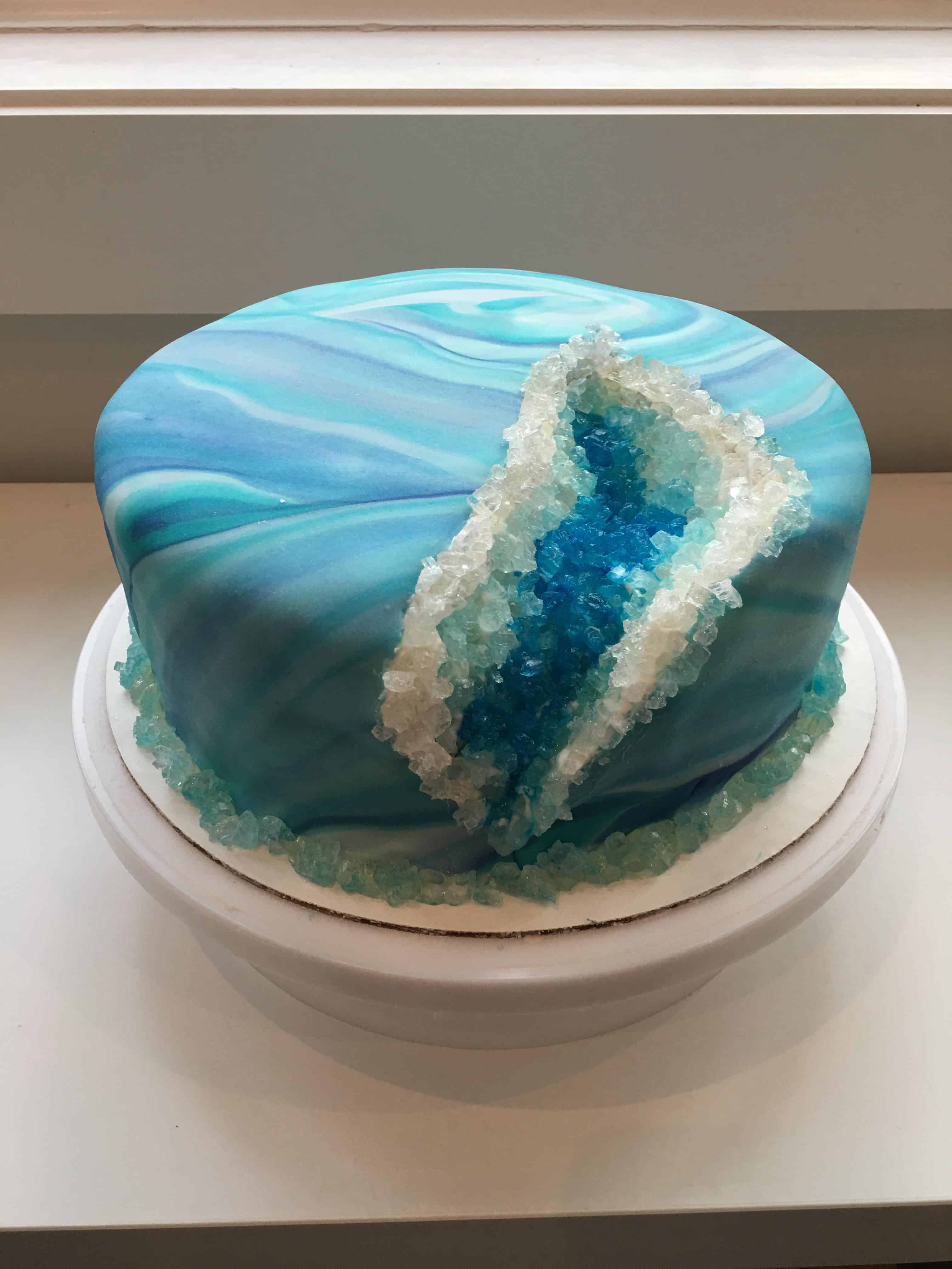 Stunning blues geode cake