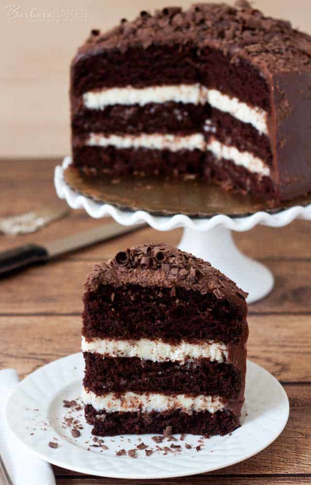 Tarta de chocolate triple later con relleno de crema de queso de coco