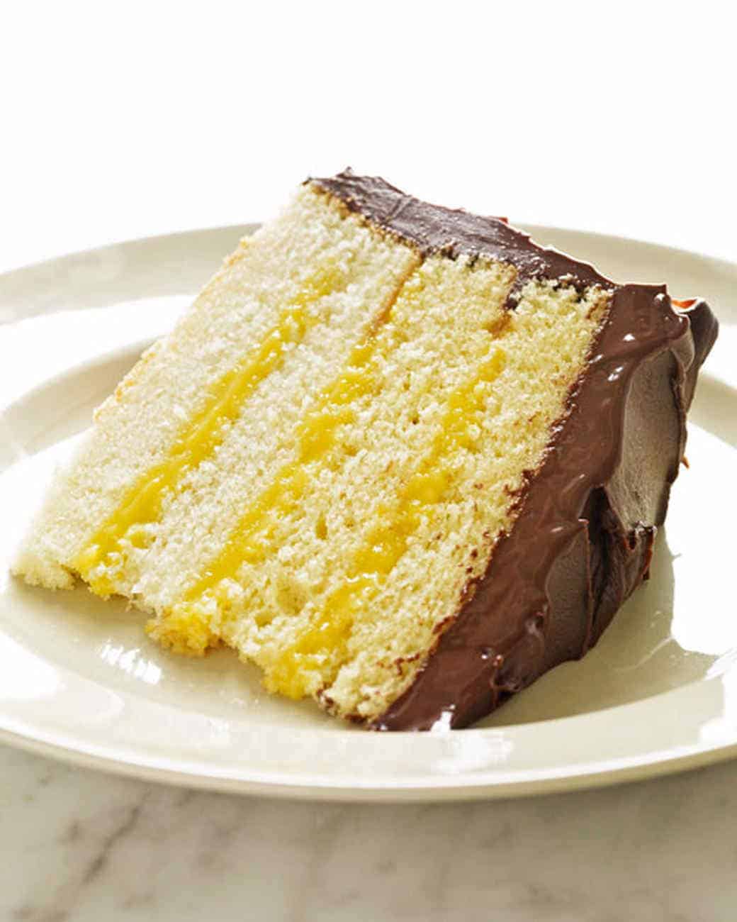 Cream Filled Yellow Cake {Twinkies Copycat} - i am baker