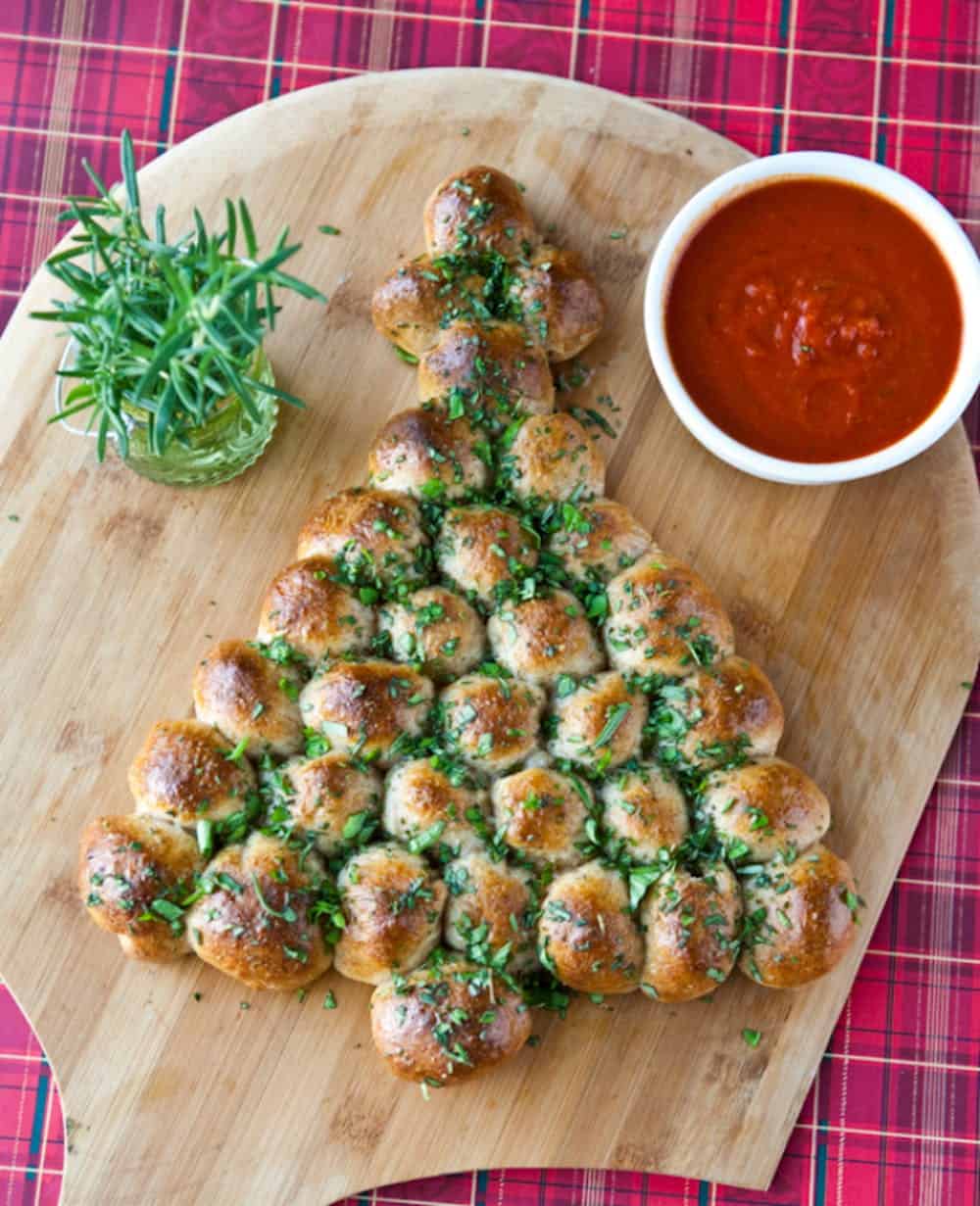 Christmas Pull-Apart Bread with Marinara - Christmas Party Food Ideas Buffet