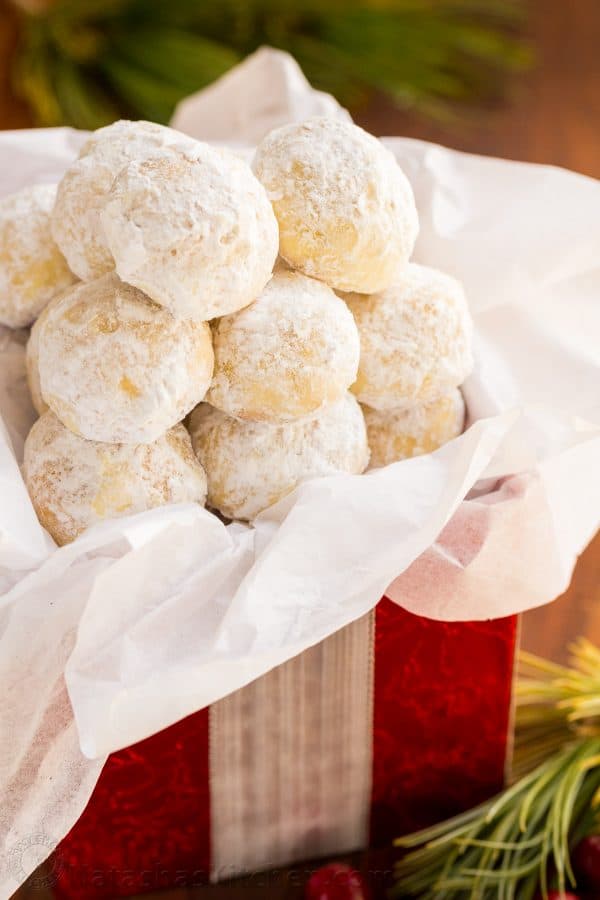 Almond snowball cookies