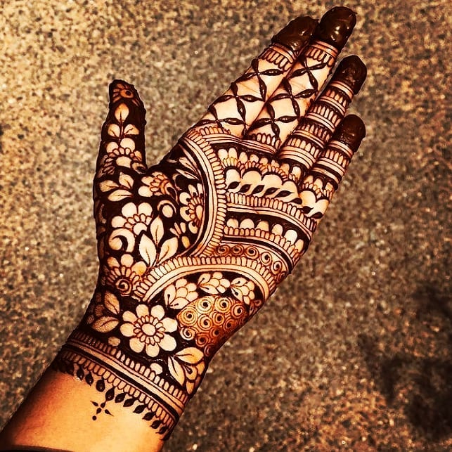 Bridal Perfection - Henna Hand Tattoo