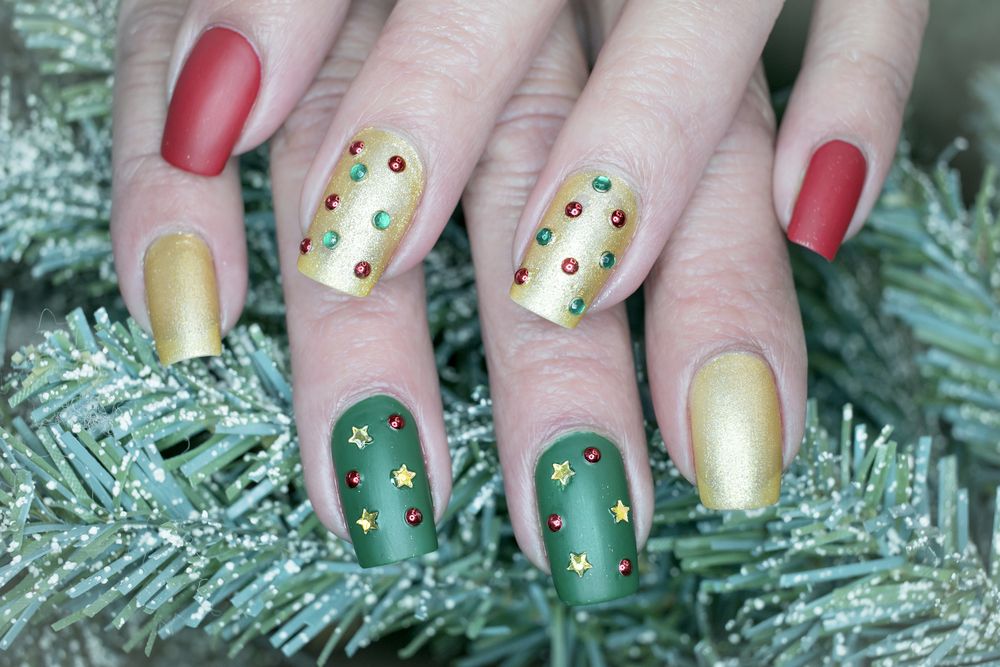 Christmas painting ideas golden nails