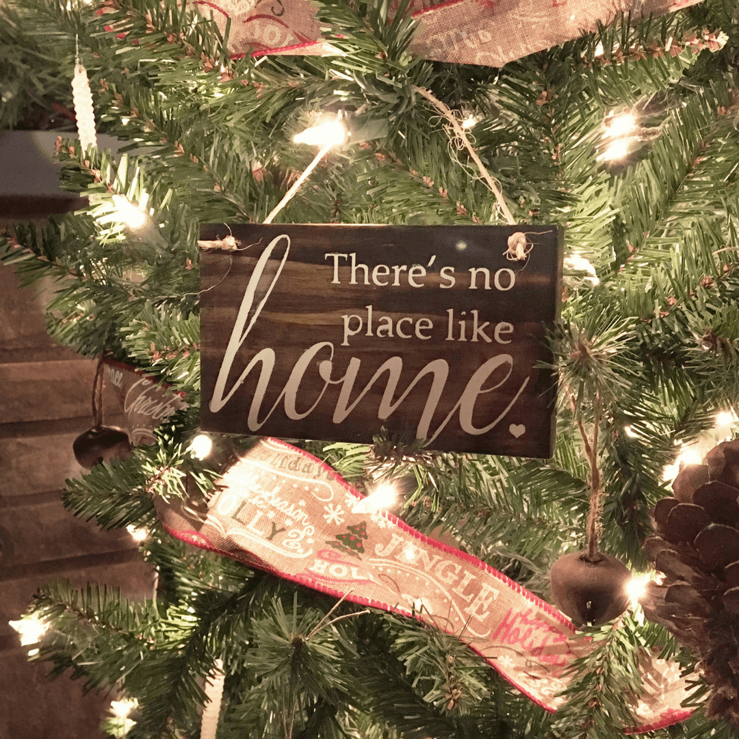 No Place Like Home - Country Christmas Decorations