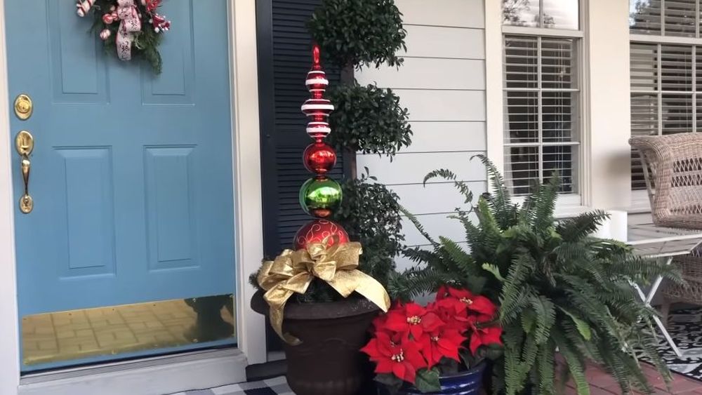 Easy ornament topiary christmas lawn decoration ideas