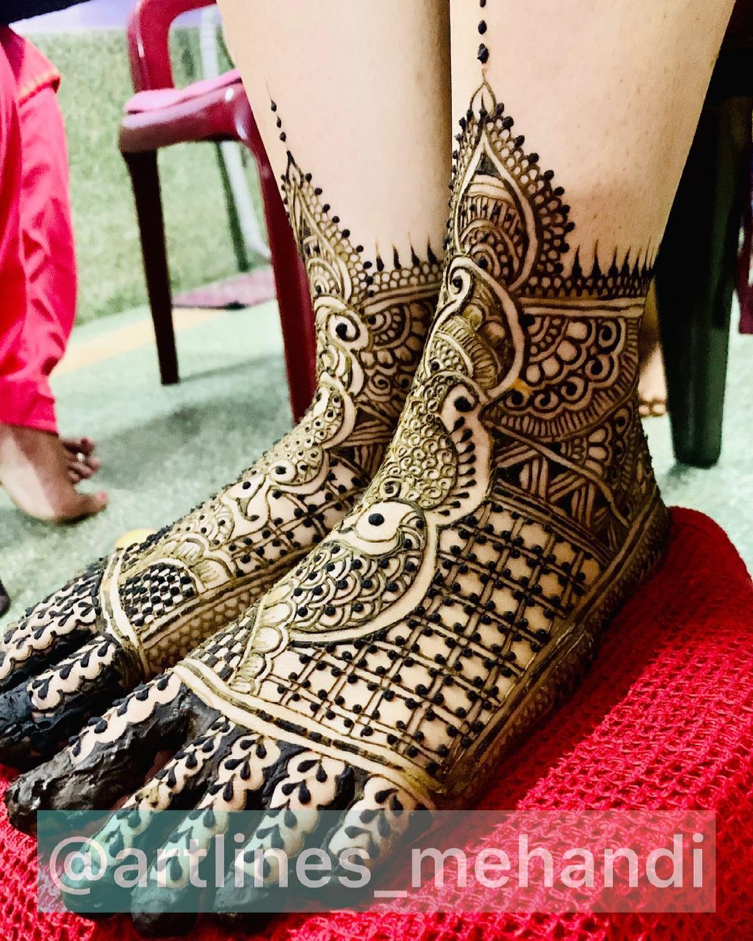 Henna Tattoo Design Legs Beautiful Indian Mehendi Ornaments Painted Body  Stock Photo by ©HappyCity 225488256