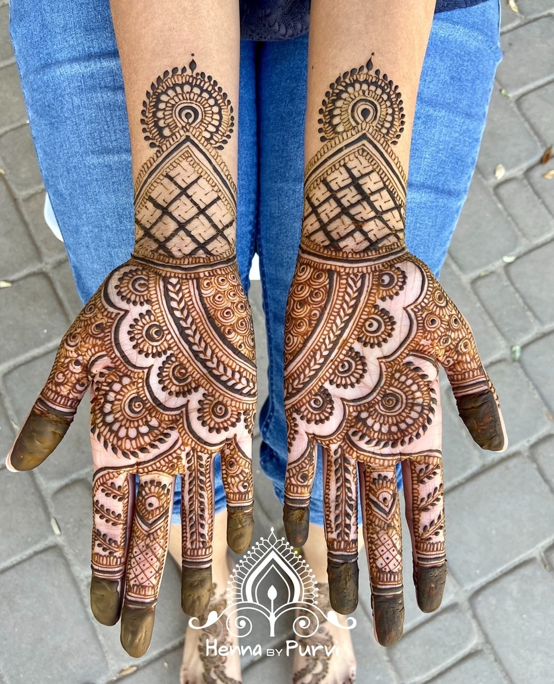 50 Henna Designs simple - easy bridal and party hand ideas