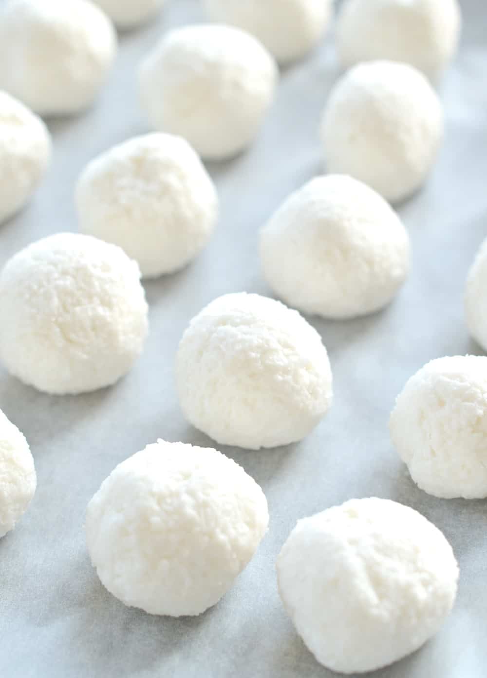 No bake healthy coconut snowballs