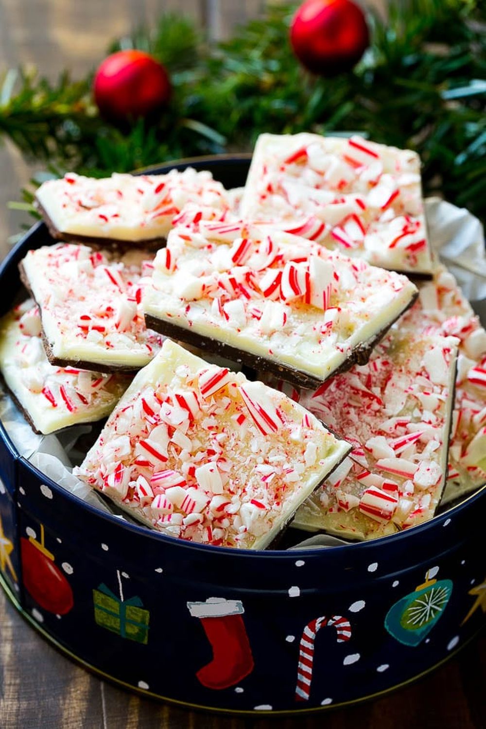 Peppermint bark traditional christmas desserts 