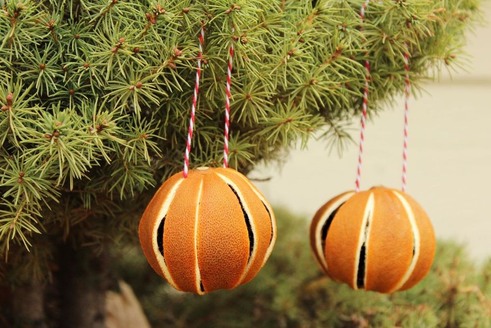 Rustic christmas tree decorations decoration with dried oranges