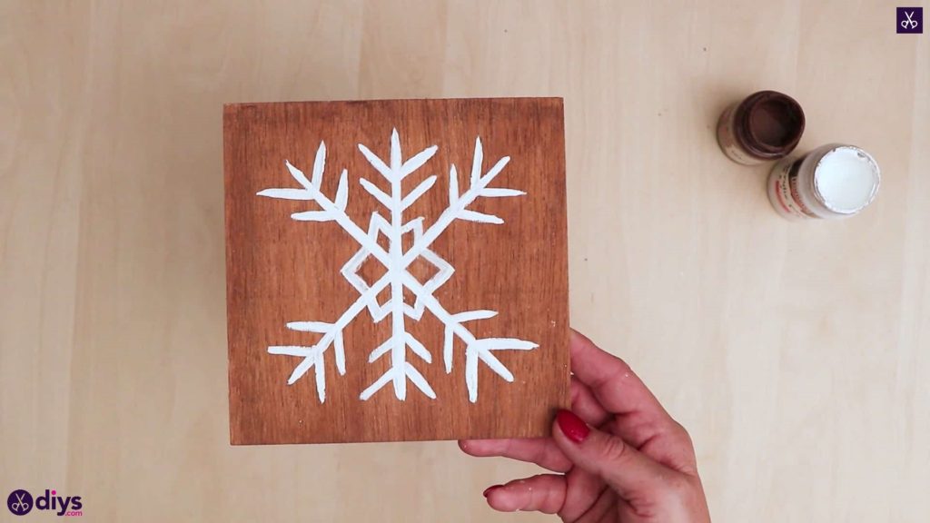 Snowflake art christmas coffee table decor 