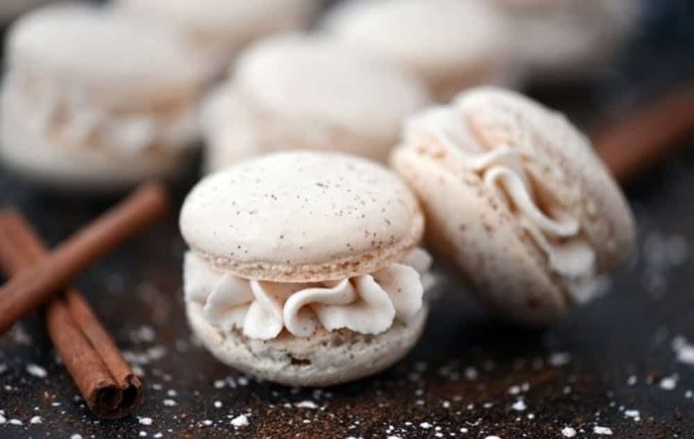 Eggnog macarons